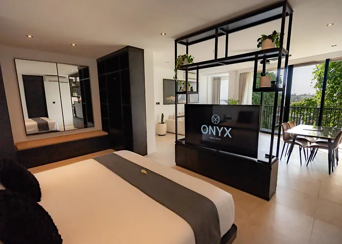 Aparthotel Onyx 5*